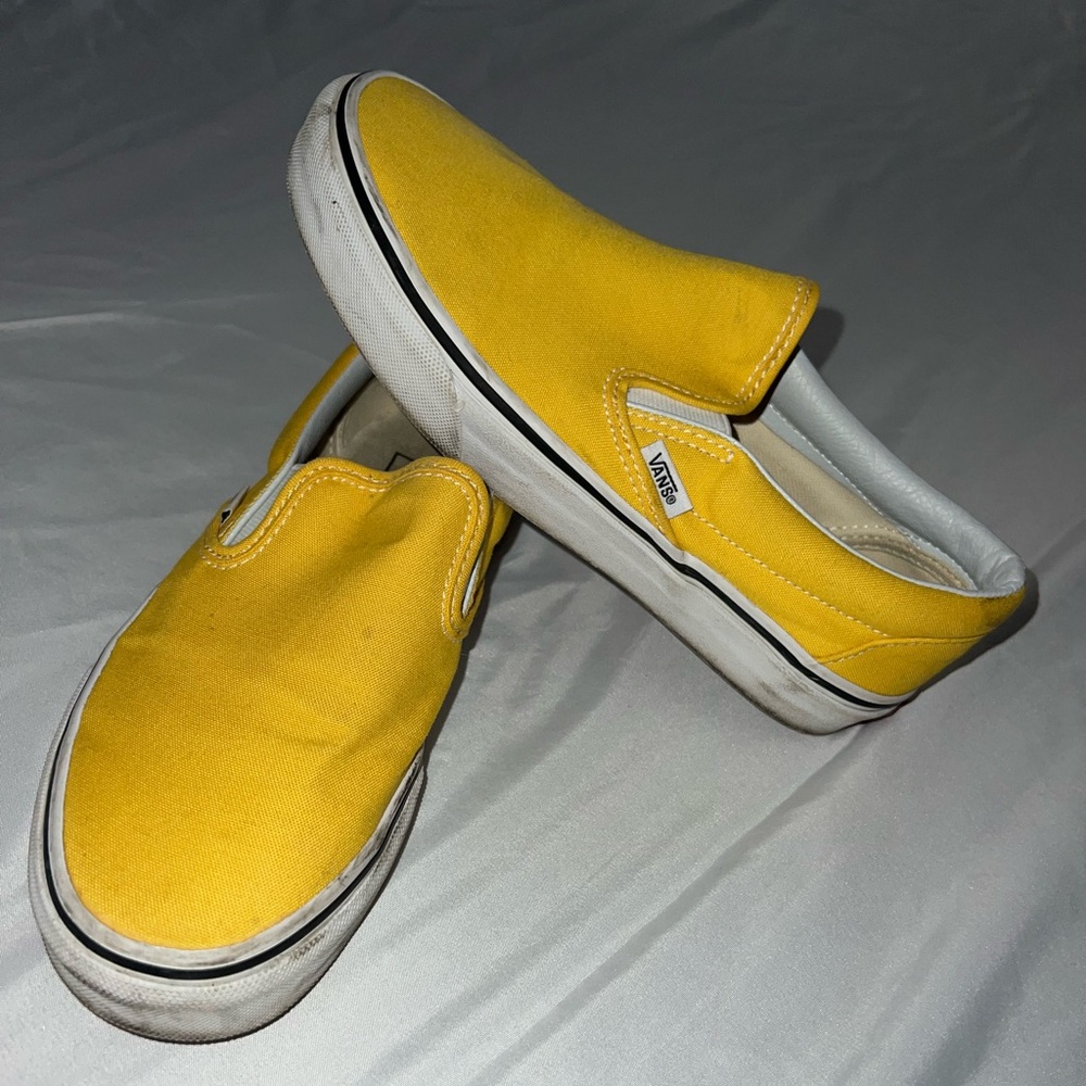 Yellow vans. A little scuffed up. Size 7 women’s